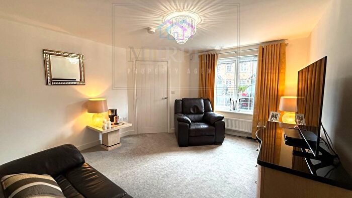 3 Bedroom End Terrace House For Sale In Castle Way, Pontefract, Yorkshire, WF8
