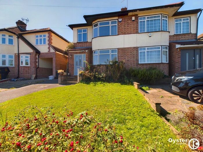 4 Bedroom Semi-Detached House To Rent In Onslow Gardens, London, N21