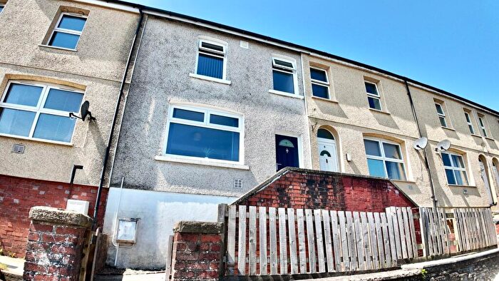2 Bedroom Terraced House For Sale In Hillside Avenue, Markham, NP12