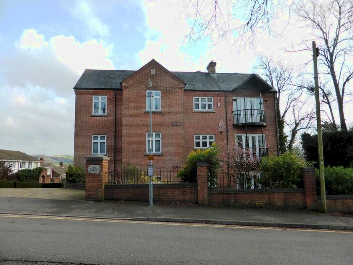 2 Bedroom Flat To Rent In Atherton Court, St Marks Road, Salisbury, SP1