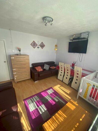 1 Bedroom Flat To Rent In John Burns Drive, Barking, IG11