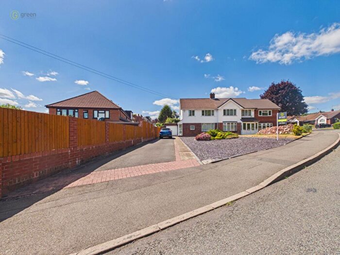 3 Bedroom Semi-Detached House For Sale In Whitecrest, Great Barr, Birmingham, B43