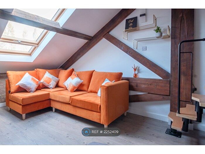 2 Bedroom Flat To Rent In Doncaster Road, Doncaster, DN3
