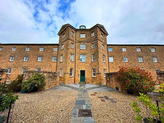 3 Bedroom Flat To Rent In Long Street, Williton, Taunton, TA4