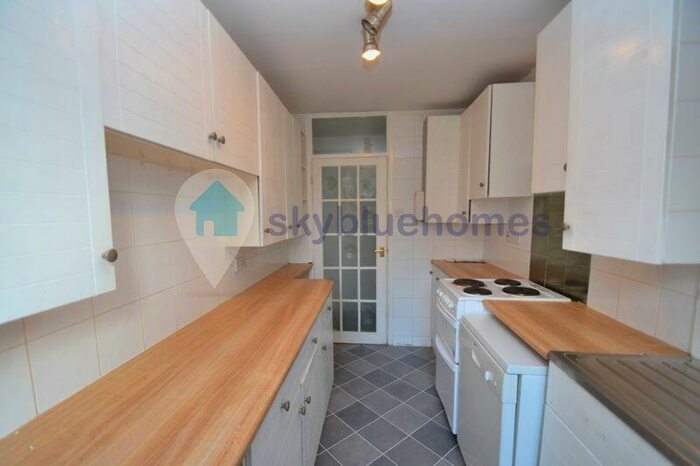 2 Bedroom Flat To Rent In Aikman Avenue, Leicester, LE3