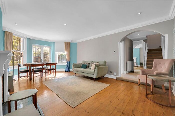 3 Bedroom Flat To Rent In Christchurch Avenue, London, NW6