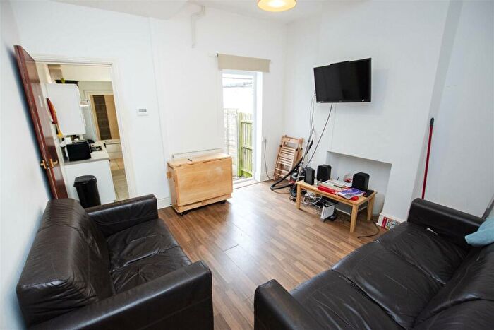 4 Bedroom House To Rent In Dawlish Road, Birmingham, B29