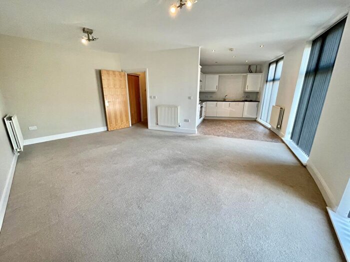 2 Bedroom Apartment To Rent In Stourton - Stewponey Court, DY7