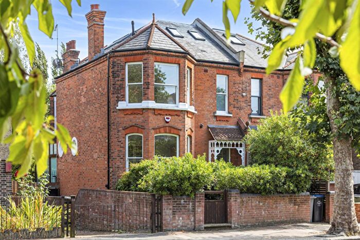 6 Bedroom Property To Rent In Wrentham Avenue, London, NW10