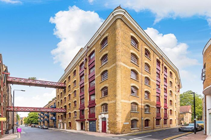 1 Bedroom Flat To Rent In Dundee Court, Wapping High Street, London, E1W