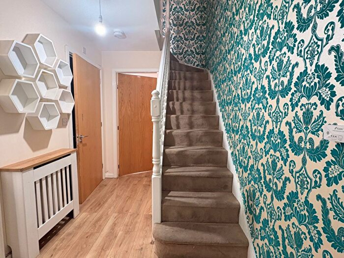 2 Bedroom Property To Rent In Oxford Street, Bury, BL9