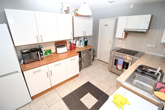 4 Bedroom Terraced House To Rent In Queen Street, Treforest, CF37