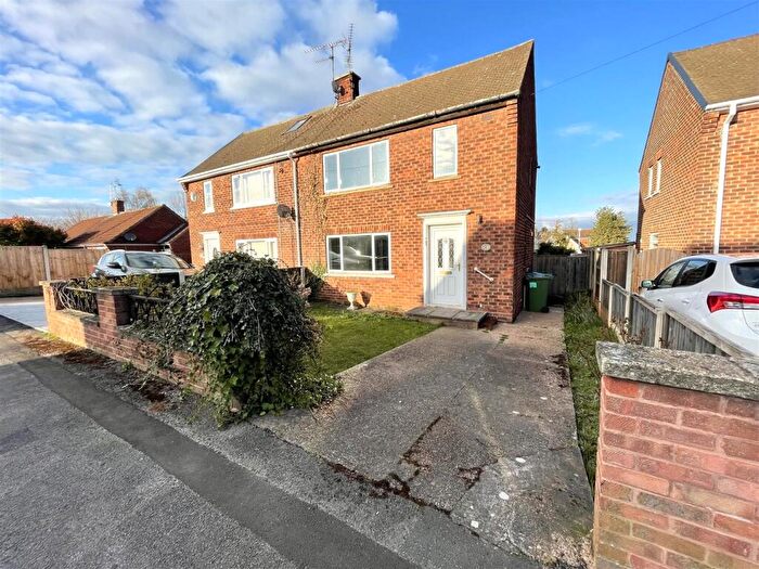 2 Bedroom Semi-Detached House To Rent In Lindrick Close, Carlton-In-Lindrick, Worksop, S81