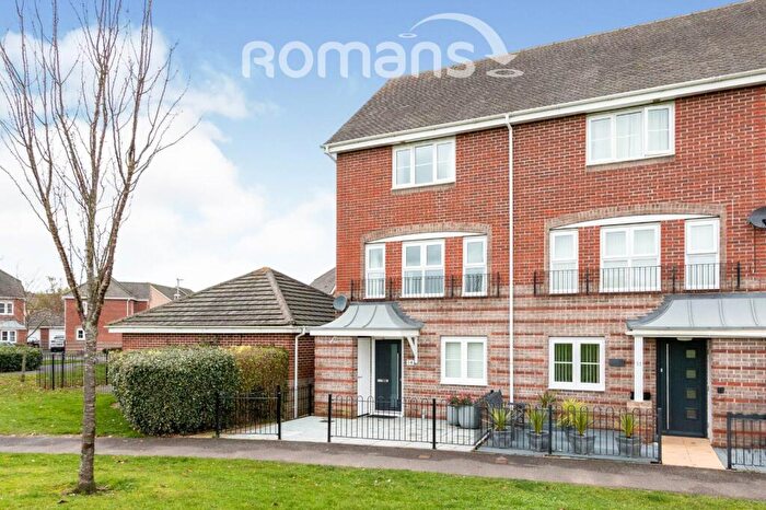 4 Bedroom End Of Terrace House For Sale In Burghfield Walk, Basingstoke, RG22