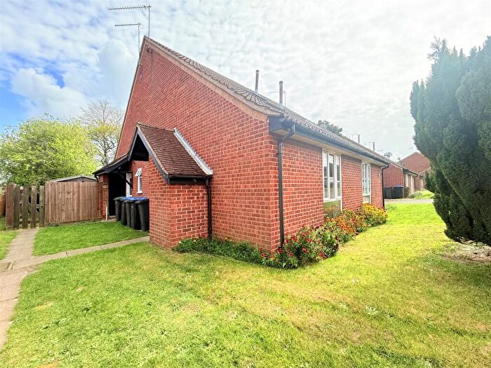 1 Bedroom Cluster House For Sale In Polstead Close, Stowmarket, IP14