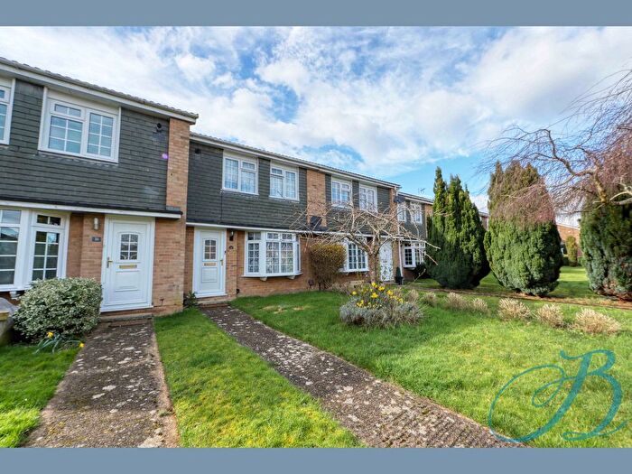 2 Bedroom Terraced House To Rent In Lyneham Gardens, Maidenhead, SL6