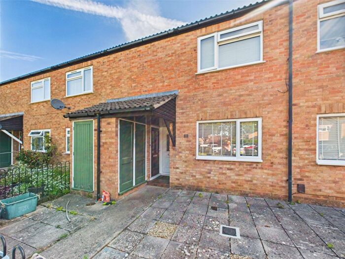 2 Bedroom Flat To Rent In Nuthatch Gardens, Bristol, BS16