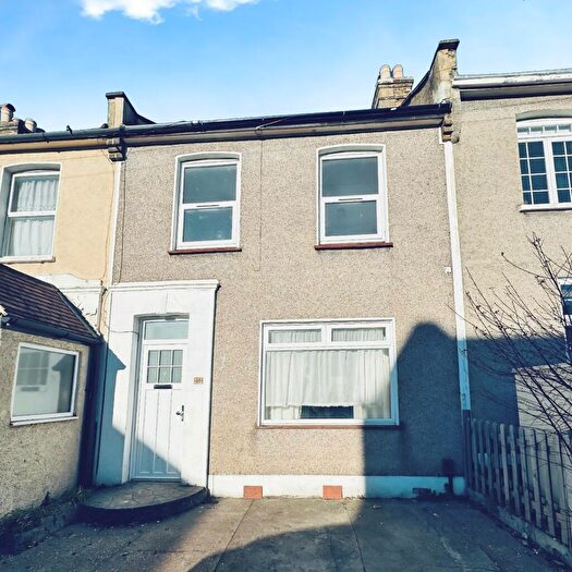 3 Bedroom Terraced House For Sale In Sandhurst Road, London, SE6