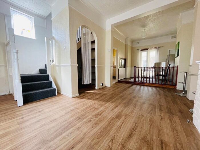 4 Bedroom End Of Terrace House To Rent In Brampton Road, East Ham, E6
