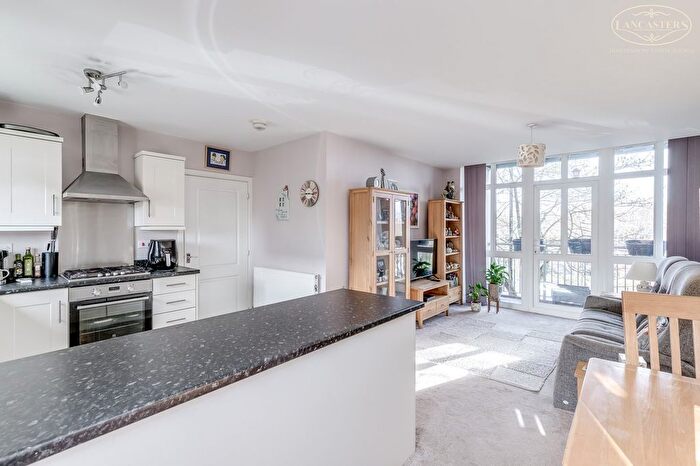 2 Bedroom Flat For Sale In Lostock Lane, Lostock, Bolton, BL6