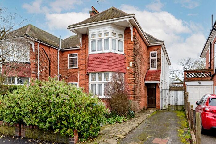 5 Bedroom Semi Detached House For Sale In Milverton Road, Brondesbury, NW6