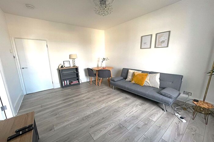 1 Bedroom Flat To Rent In Mildmay Grove South, Islington London, N1