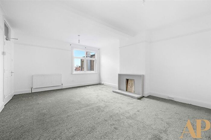 2 Bedroom Flat To Rent In Station Road, Edgware, HA8