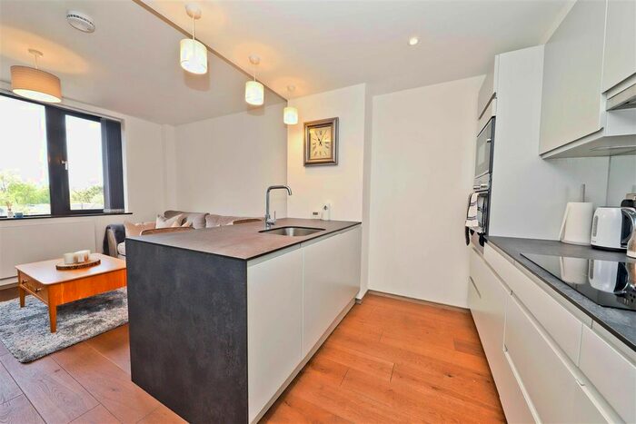 1 Bedroom Flat For Sale In Kirk House, Yiewsley, West Drayton, UB7