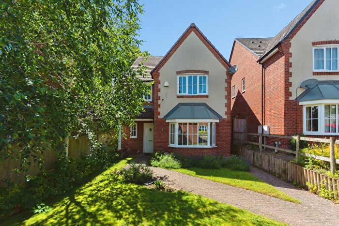 4 Bedroom Detached House For Sale In Howes Rise, Birmingham, B29