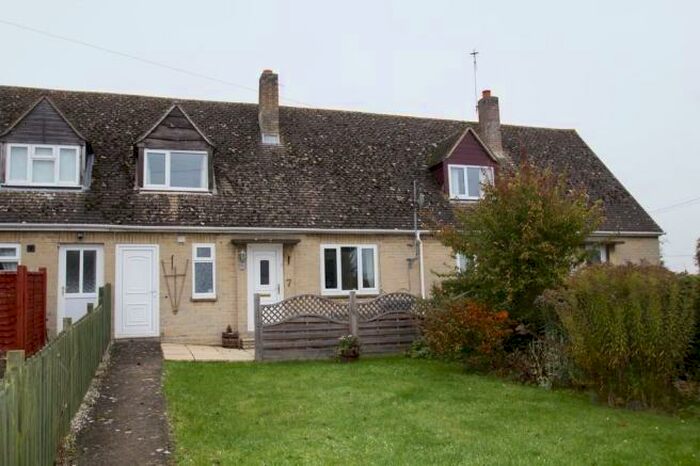 2 Bedroom Detached House To Rent In Gassons Mead, Alvescot, OX18