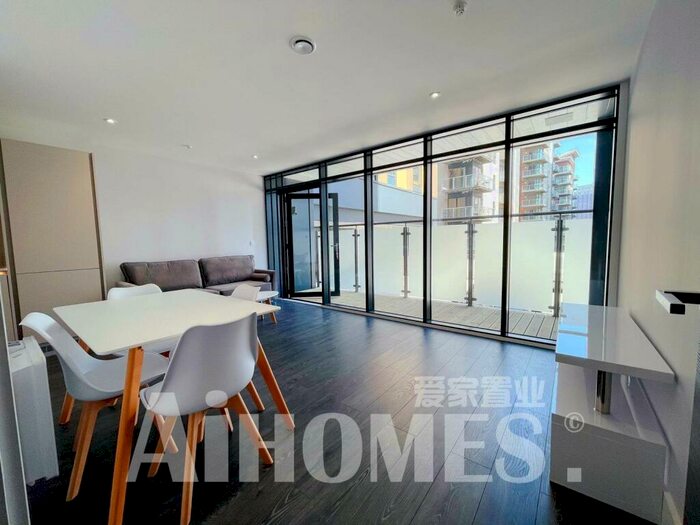 1 Bedroom Apartment To Rent In Hallmark Tower, Cheetham Hill Rd, Manchester, M4