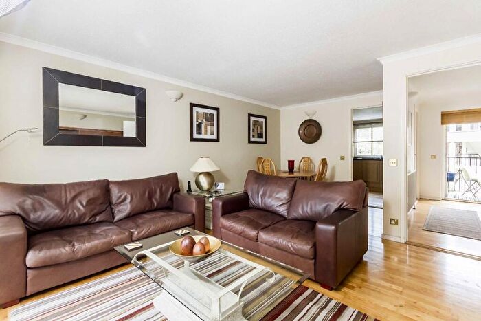 3 Bedroom House To Rent In Princes Court, Surrey Quays, SE16