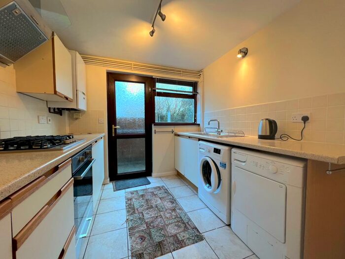 2 Bedroom Apartment To Rent In Ynyslyn Road, Pontypridd, CF37