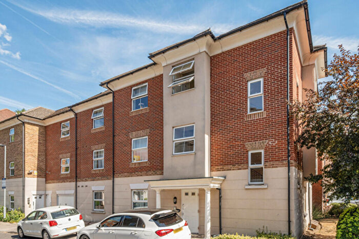 2 Bedroom Flat For Sale In Coppetts Road, Muswell HIll, N10