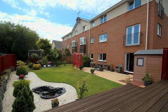 2 Bedroom Flat To Rent In Clos Gwilym, Llanbadarn Fawr, Aberystwyth, SY23