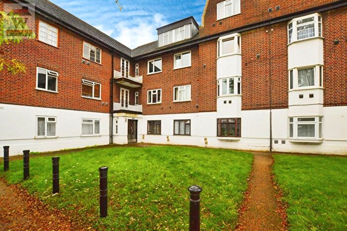 2 Bedroom Flat To Rent In Great West Road, Osterley, TW7
