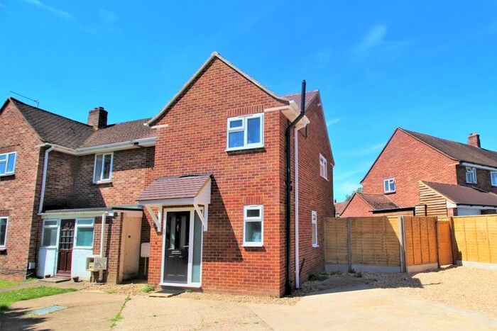 2 Bedroom Semi-Detached House To Rent In Laburnum Close, Guildford, GU1