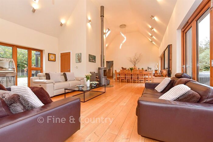 4 Bedroom Detached House For Sale In Chapel Lane, Blean, CT2