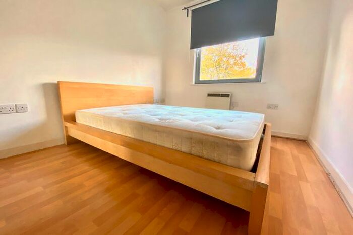 2 Bedroom Flat To Rent In Deals Gateway, London, SE13