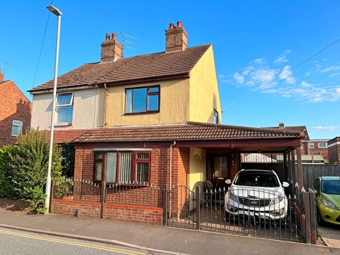 3 Bedroom Semi-Detached House For Sale In Mill Road, Great Yarmouth, NR31