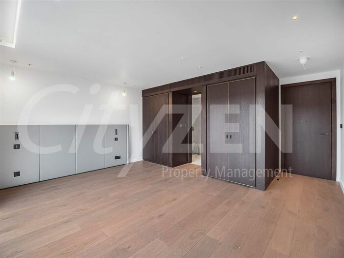 3 Bedroom Flat To Rent In Upper Thames Street, London, EC4V