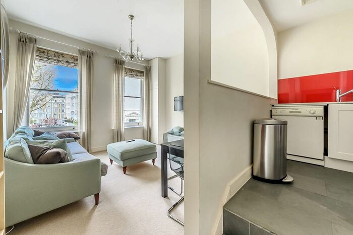 1 Bedroom Flat To Rent In Courtfield Gardens, South Kensington, London, SW5