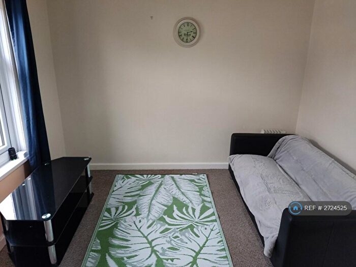 1 Bedroom Flat To Rent In Boughey Street, Stoke-On-Trent, ST4