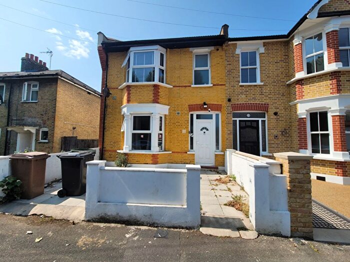 6 Bedroom Terraced House To Rent In Epsom Road, London, E10