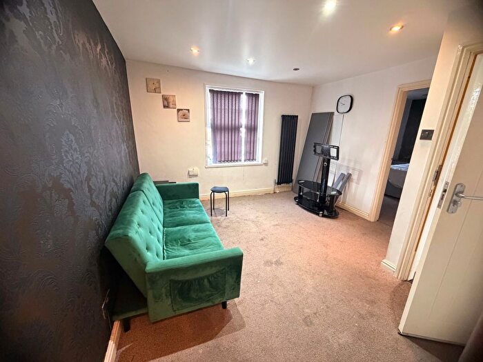1 Bedroom Flat To Rent In Flat, Woodbridge Road, B13