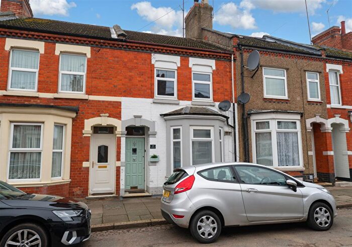 3 Bedroom Terraced House For Sale In Purser Road, Northampton, NN1