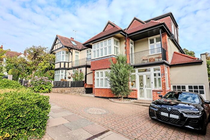 5 Bedroom Detached House For Sale In Hall Park Avenue, Westcliff-On-Sea, SS0