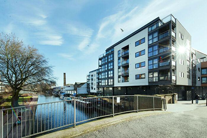 3 Bedroom Flat To Rent In Shepherdess Walk, Islington, N1