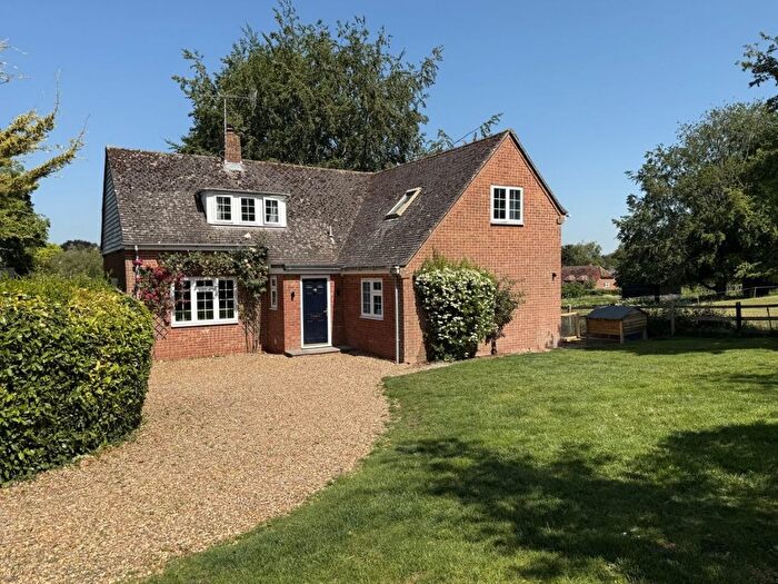 3 Bedroom Detached House For Sale In White Hill, Pitton, Salisbury, SP5