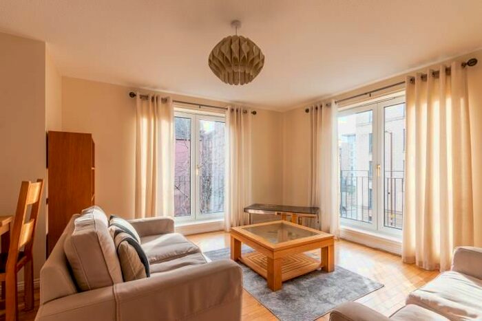 2 Bedroom Flat To Rent In Sinclair Place, Edinburgh, EH11